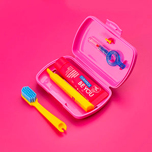 Set De Viaje Curaprox Fucsia Cepillo - Pasta Dental - Interdental 3 Und