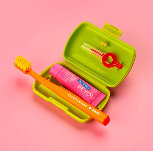 Set De Viaje Curaprox Verde Cepillo + Pasta Dental + Interdental 3 Und