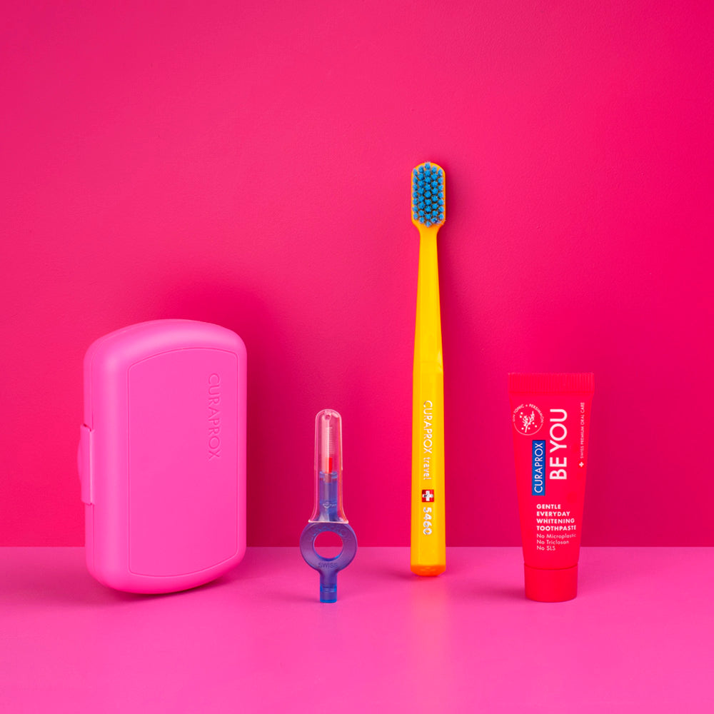 Set De Viaje Curaprox Fucsia Cepillo - Pasta Dental - Interdental 3 Und